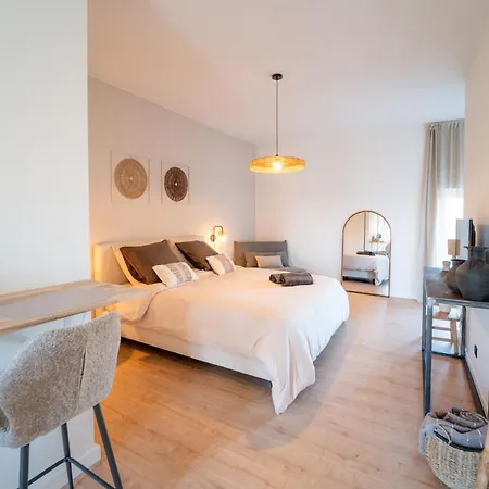 La Vieille Tour Bed & Breakfast Hotton