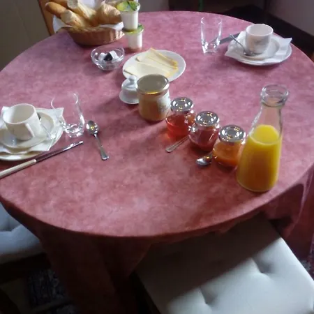 Couette-café La Vieille Tour